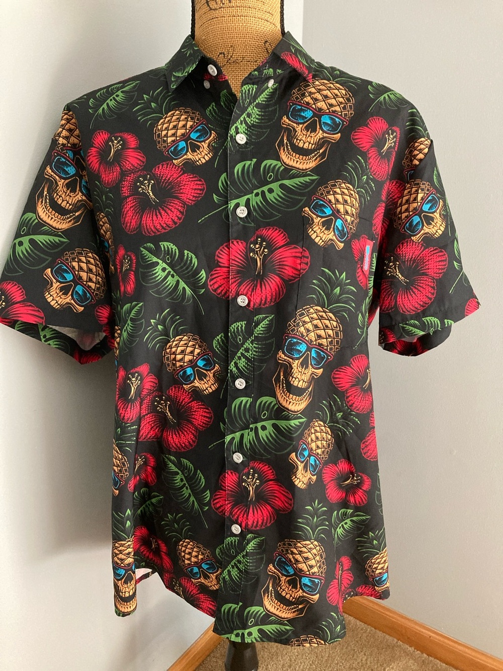 NWT 21 Pineapples Shirt Co. Tropical Skull+Pineapple Button Down Shirt Men Sz  L